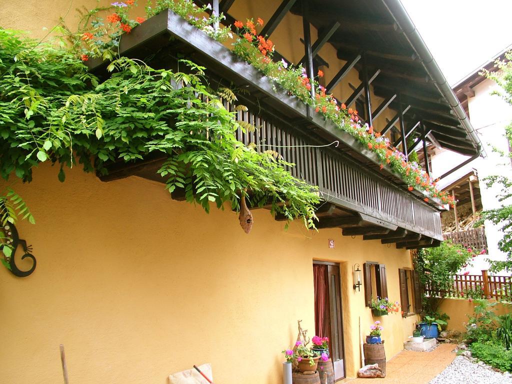 Holiday Home Katric Kamno Exterior photo